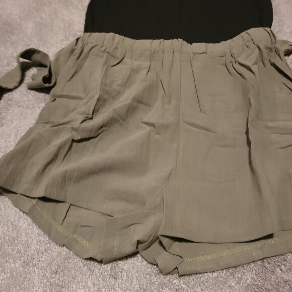 ❄3/$26 Xmas sale❄ NWOT skorts, romper Jumpsuit - Picture 3 of 6